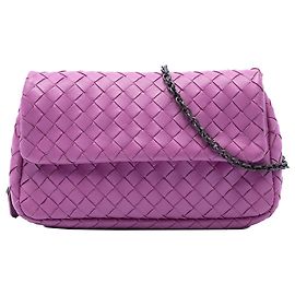Bottega Veneta Mini Nappa Intrecciato expansível roxa com corrente e aba