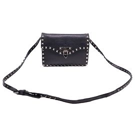 Valentino Garavani Small Rockstud Crossbody Bag aus schwarzem Leder