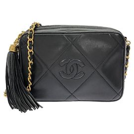 Borsa a tracolla Chanel in pelle d'agnello nera
