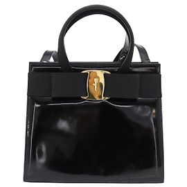 Tote Convertible Vara Bow in pelle verniciata Salvatore Ferragamo