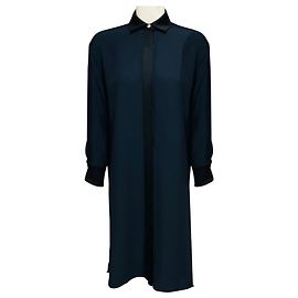 Versace Midi-Hemdkleid in Marineblau / Schwarz, langärmlig, mit Knopfleiste vorne und Medusa-Knopf
