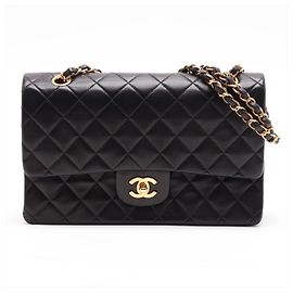 Chanel Bolsa de Ombro Vintage Classic Double Flap Medium em couro de cordeiro matelassé Preta