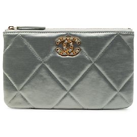 Borsa Clutch Chanel Small Satin 19 O Case VIP Zip Pouch Argento