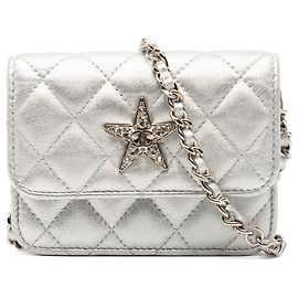 Chanel Gürteltasche mit Kette aus metallischem Lammleder in Silber mit Kristallstern