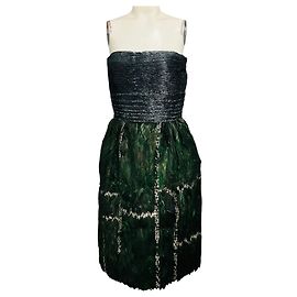 Abito da cocktail senza spalline Oscar de la Renta con paillettes metallizzate blu / verde / argento e piume