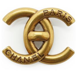 Chanel Broche de Alfinete Paris Gold Metal Brass CC Logo Turnlock Aged Metal