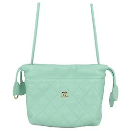 Chanel Green CC Quilted Lambskin Clutch mit Kordzug und Riemen