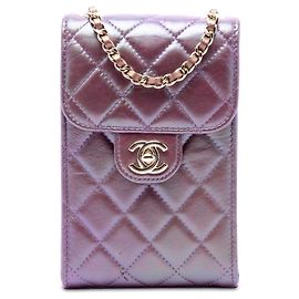 Chanel Purple CC Quilted Iridescent Lambskin Handyhalter mit Kette
