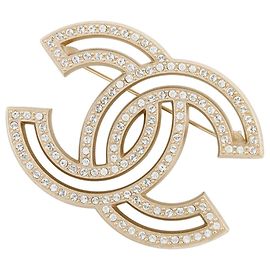 Broche Chanel con strass