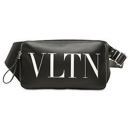 Bolsa de cintura Valentino Rockstud VLTN Logo em couro preto