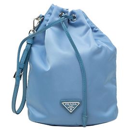 Bolso pouch con cordón en Re-Nylon y placa con logotipo Triangle Prada