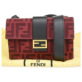Bolsa convertible Fendi Baguette em lona Zucca