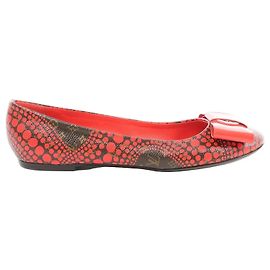 Louis Vuitton x Yayoi Kusama Bow 12 years Leather Polka Dot Ballet Flats in Red x Black, Size 38.5 EU