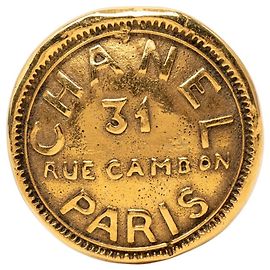 Spilla Medaglione Chanel 31 Rue Cambon Placcata Oro
