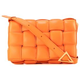 BOTTEGA VENETA - Bottega Veneta Padded Cassette Schultertasche aus orangefarbenem Leder
