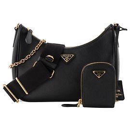 PRADA - Re-Edition 2005 Prada Schultertasche aus schwarzem Saffiano-Leder
