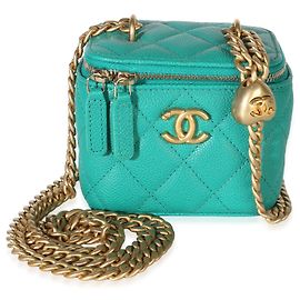 Estojo de Maquilhagem Chanel Green Quilted Caviar Sweetheart com corrente
