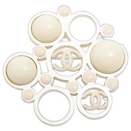 Chanel Spilla Coco Mark 03A crema e argento