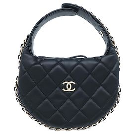 Chanel Pochette Mini Matelassé in Pelle di Agnello Nera con Catena