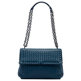 Bottega Veneta Olimpia Schultertasche aus blauem Nappa Intrecciato, Größe Medium