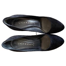 Décolleté Casadei in camoscio nero
