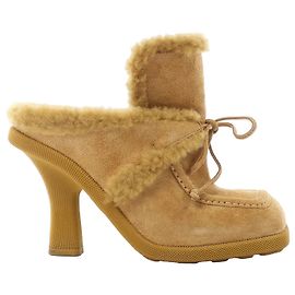 Mule Burberry Highland Suede x Sheepskin en Beige, Talla EU 37