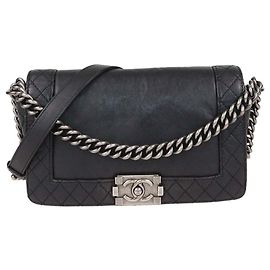 Sac Chanel Boy Flap Medium Reverso en cuir noir