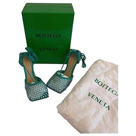 Bottega Veneta Sandalen aus grünem Leder mit Kristallen