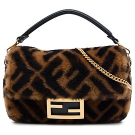 Bolso Fendi Mini Zucca de shearling marrón con cadena Baguette Satchel