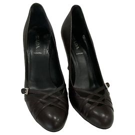 Prada Zapatos de Tacón Piel Marrón Oscuro