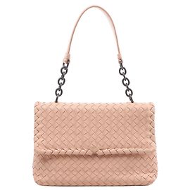 Bottega Veneta Intrecciato Leder-Schultertasche mit Kette in Pink