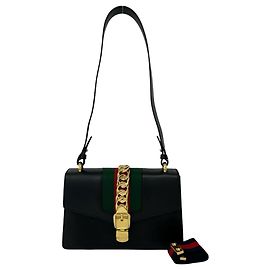 Bolso de hombro de cuero Gucci Sylvie Sherry Line con logotipo en herrajes