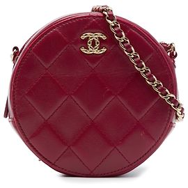 Clutch redonda Chanel Red CC de piel de cordero acolchada con cadena