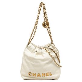 Chanel Mini Hobo 22 aus weißem glänzendem Kalbsleder