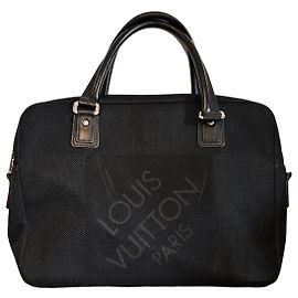 Louis Vuitton Keepall Bandoulière 55 Monogram Eclipse Noir