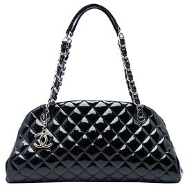 Bolsa Bowling Chanel Just Mademoiselle em couro envernizado matelassê preto, tamanho Medium