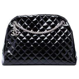 Borsa Bowling Just Mademoiselle Chanel in vernice matelassé nera Large