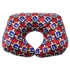 COJÍN GUCCI NUEVO CON BOLSO DE VIAJE GEOMETRIC G LOGO 662425 PILLOW & POUCH