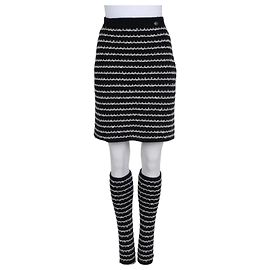 Conjunto de Falda y Calentadores de Cachemira Chanel Otoño 2010 Sz.38 de segunda mano