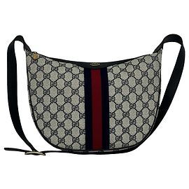 Borsa a tracolla in pelle Gucci Sherry Line con motivo GG Logo