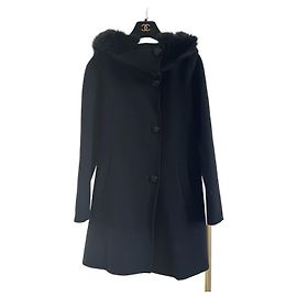 Abrigo Max Mara Studio de lana negro con cuello de piel