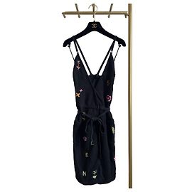 Vestido camisola Chanel 22P em tecido de toalha preto