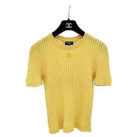Top de malha Chanel amarelo de cashmere de manga curta 36