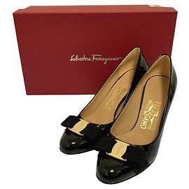 Salvatore Ferragamo Vara Ribbon Lackpumps
