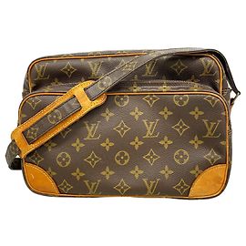 Sac à épaule Louis Vuitton Monogram Nile