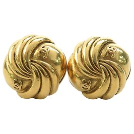Orecchini a clip Chanel Gold CC placcati in oro con bottone a spirale