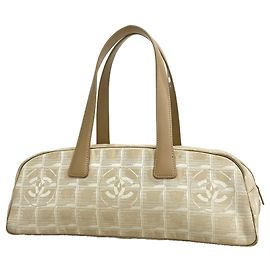 Chanel New Travel Nylon Handtasche