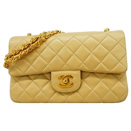 Bolsa de Ombro Chanel Matelassé