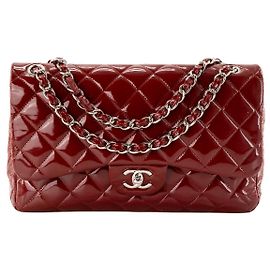 CHANEL - Bolsa de ombro Classic/Timeless Jumbo Chanel em couro envernizado bordô