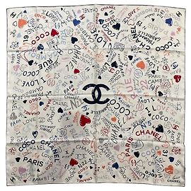 Chanel Love Tuch weiß